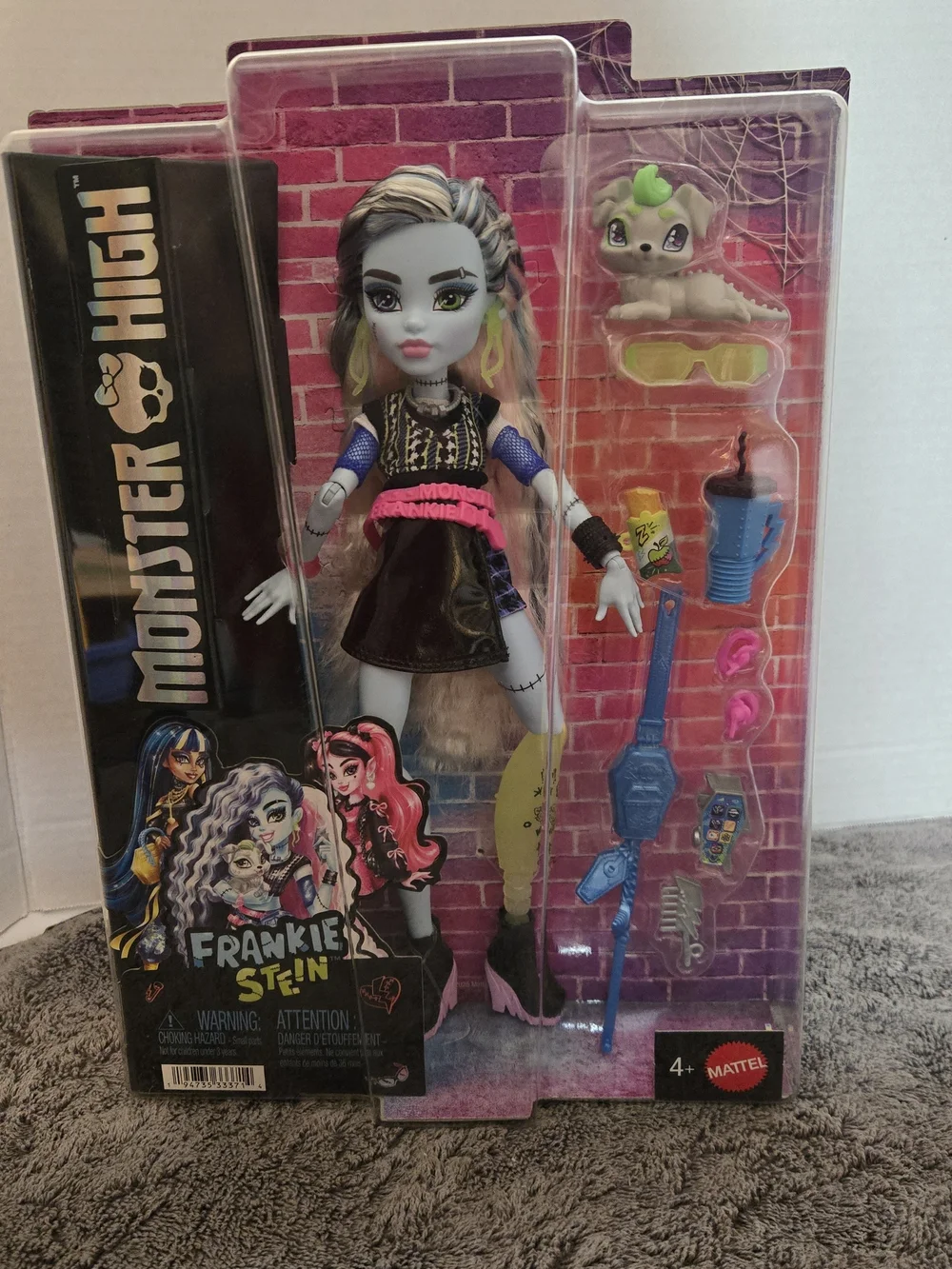 NEW NRFB Monster High G3 FRANKIE STEIN Core Refresh 2 Fashion doll w/ Pet